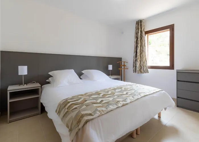 Domaine A Marella 4* LʼÎle-Rousse